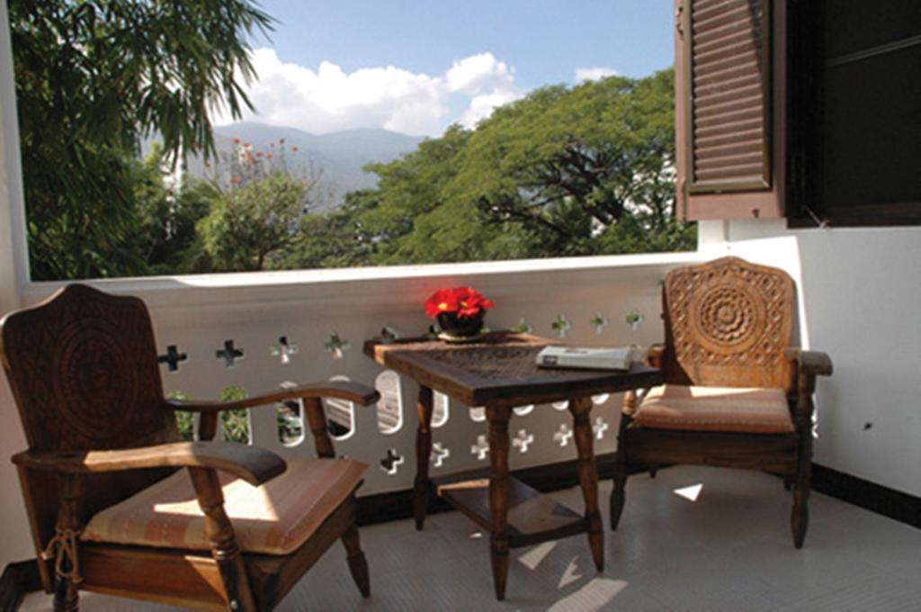 Baan Say-La Guest House Chiang Mai Bagian luar foto